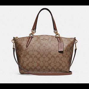 Coach Signature Small Kelsey in Khaki/Saddle